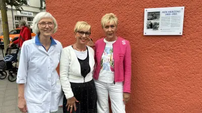 Gedenktafel für „Min Herzing“ in Warnemünde enthüllt