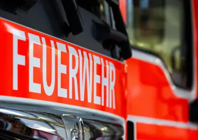 Scheunenbrand in Carinerland: Wohnhaus beschädigt, Feuer gelöscht
