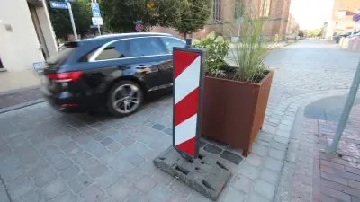 Verkehrsberuhigung in Malchin: Behörde stoppt illegale Rohrrahmen