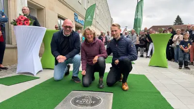 Walk of Sport: Drei neue Sportlegenden in Neubrandenburg verewigt