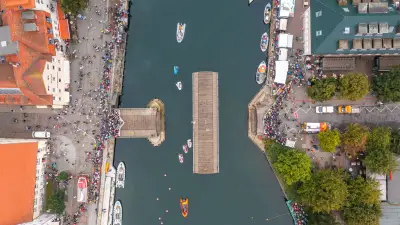 Warnemünde feiert fünf Tage Brückenfest mit Brückendrehung