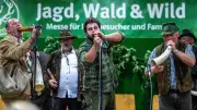 18. Hirschrufer-Wettbewerb: Bollewick lockt mit Messe und Natur