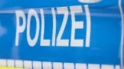 86-Jährige fährt in Schwerin gegen Hauswand und verletzt sich