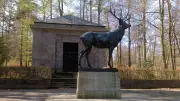 Bronzener Hirsch: Rückkehr nach Diebstahl und Zersägen