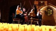 Coldplay bei Kerzenschein: LED-Lichter statt Flammen in Neubrandenburg