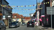 Grabow räumt Wahlplakate vor dem Landeserntedankfest ab