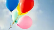 Hof- und Straßenflohmarkt in Wanzka: Luftballons weisen den Weg