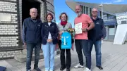 Jubiläumsgäste am Leuchtturm: Paar aus Ueckermünde steigt erstmals auf