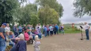 Regen hält 70 Sänger an der Müritz nicht ab – Premiere zum Abschluss