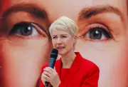 Schwesig: „Der Ton des Kanzlers muss anders werden“