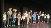 Theaterprojekt in Neustrelitz: Kinder präsentieren eigenes Plakat
