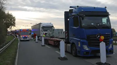 24 Tonnen Millionen-Fracht: Lkw-Kollision im Rostocker Hafen