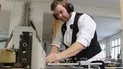 Studienabbrecher wird ausgezeichneter Tischlergeselle in Crivitz