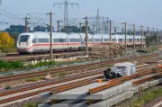 Herbstferien in MV: Bahn-Baustellen und Staugefahr auf den Straßen