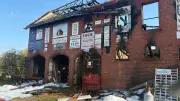 Nach Scheunenbrand in Alt Rehse: Nur noch eine Ruine – Brandwache hält an