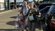 Norma-Neubau in Bützow begeistert Kunden: Mehr Platz und Rosen an der Kasse