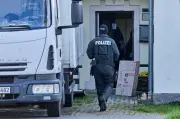 Polizeiaktion gegen Nazi-Musik: 33.000 Tonträger gefunden