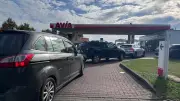 Sprit unter zwei Euro: Ansturm auf Tankstellen in Lalendorf