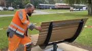 Wellenbänke in Gadebusch laden zum Entspannen im Freien ein